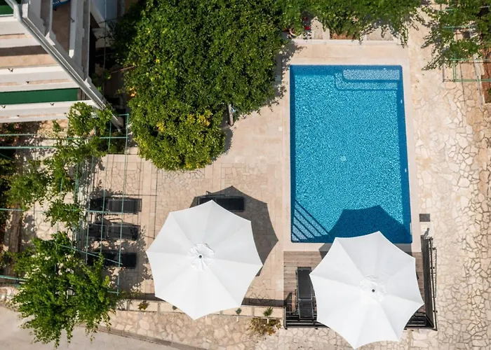 Petrinic - M By Guide Apartament Pula