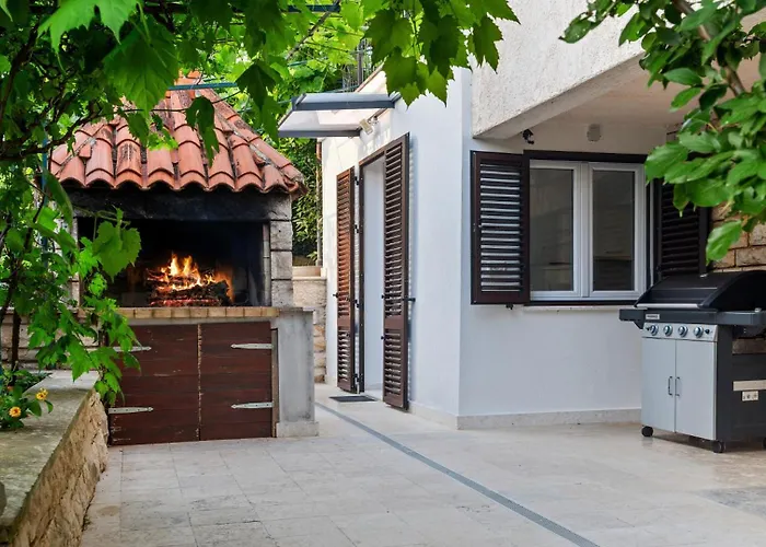 Petrinic - M By Guide Apartament Pula