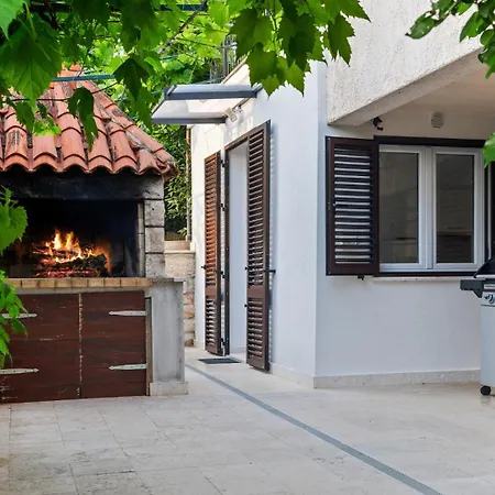 Petrinic - M By Guide Apartment Pula